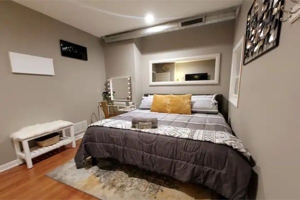 Roomy 1 Bd King Bed, Pet Friendly, Wifi /Backyard - Oxford Circle - Philadelphia
