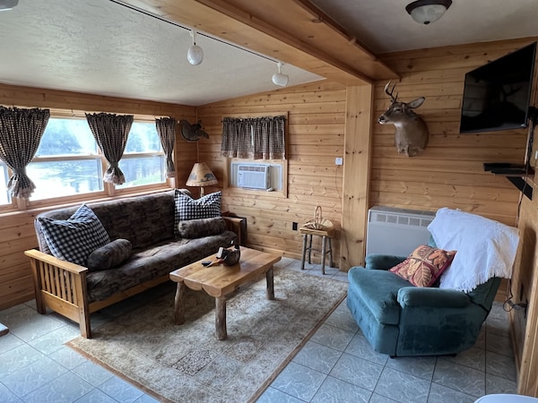 Eagle Lodge - Cozy Cabin Overlooking The Beautiful E. Fork Of The Chippewa River - Winter