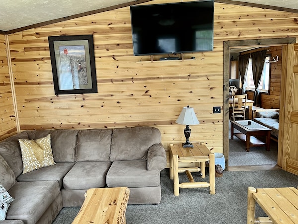 Eagle Lodge - Large Log Cabin On The E. Fork Of Chippewa River - Winter