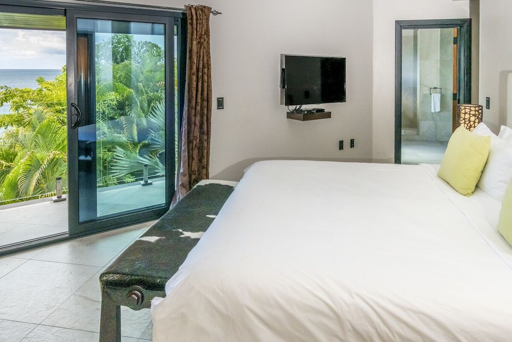 Villa Rae - Two Bedroom Resort, Sleeps 4 - Saint John's