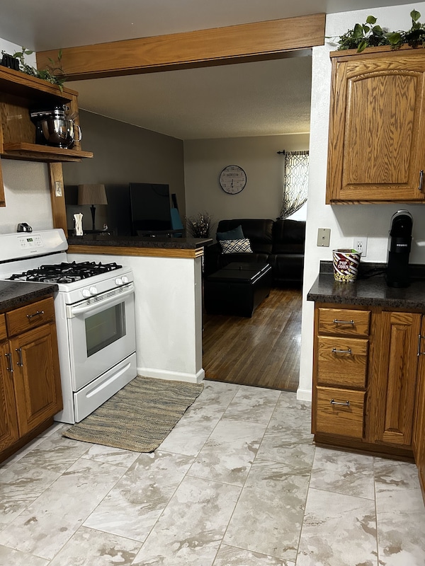 Cozy Home Close To Swimming Pool, Park, And Quick Uber To Downtown - Alerus Center - Grand Forks