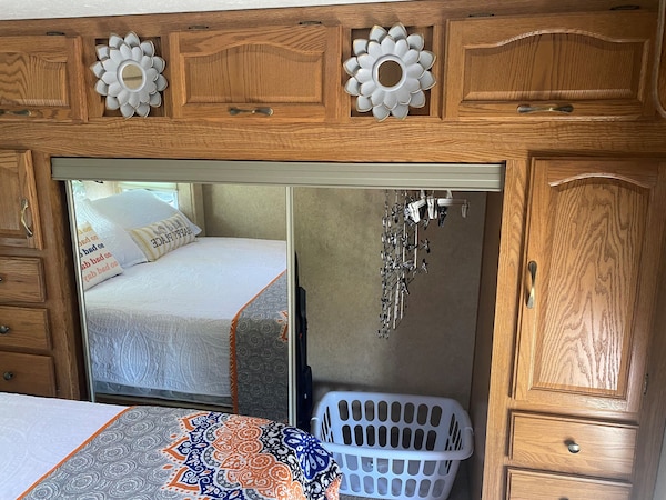 5th Wheel Camper At Daydreams Campground - Finger Lakes