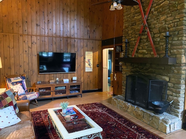 Beech Mountain Lodge With Hot Tub And Kid\/teen Space! - Beech Mountain, NC