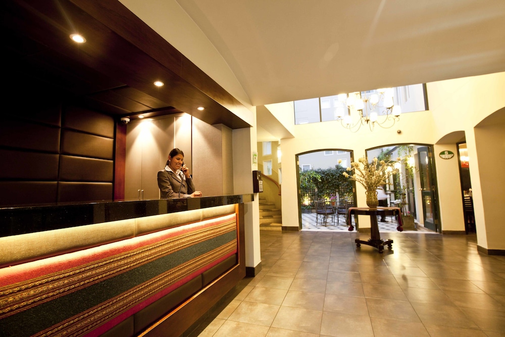 Lp 로스 포르탈레스 호텔 쿠스코 - Santiago
