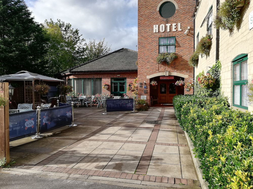 The Corn Mill Lodge Hotel - Pudsey