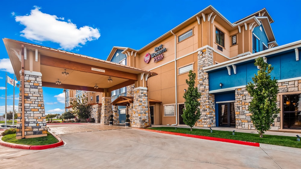 Best Western Plus Emerald Inn & Suites - Kansas