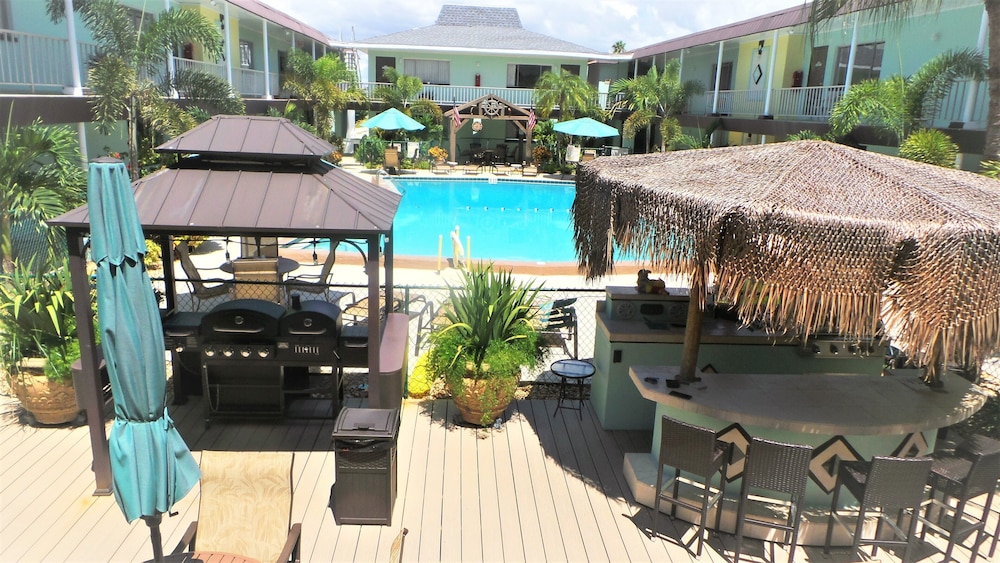 Island House Resort Hotel - Redington Beach, FL