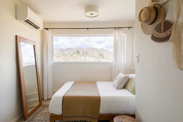 Casa Flamingo | Cozy Cabin With Views | 5 Acres - California