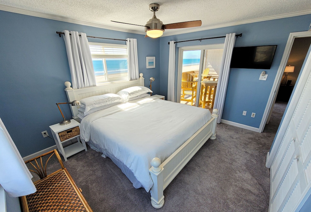 2nd Floor 3br Oceanfront Condo At Queen's Grant W/ Pool Access! A-203 - Hampstead, NC