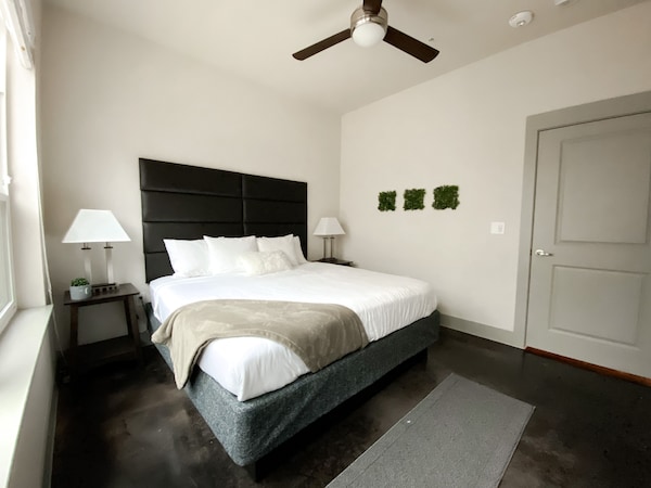 Stunning One-bedroom| Modern W/resort- B - Plano