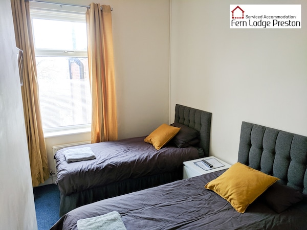 Monthly Stay Relocation Or Business 8 Guests - Preston