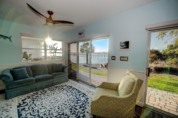 Amazing 5 Bedroom, 3-bathroom Beach House. Bring The Whole Family And Friends This Home Has It All!! - Stuart, FL