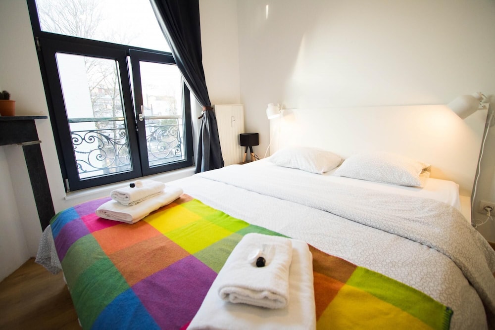 Unit 9 - Vibrant Room Near Avenue Louise Best Location - Bruksela