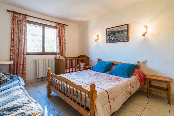 Homerez - Appartement 700 M Away From The Beach For 6 Ppl. With Shared Pool - Plage De Cerbère