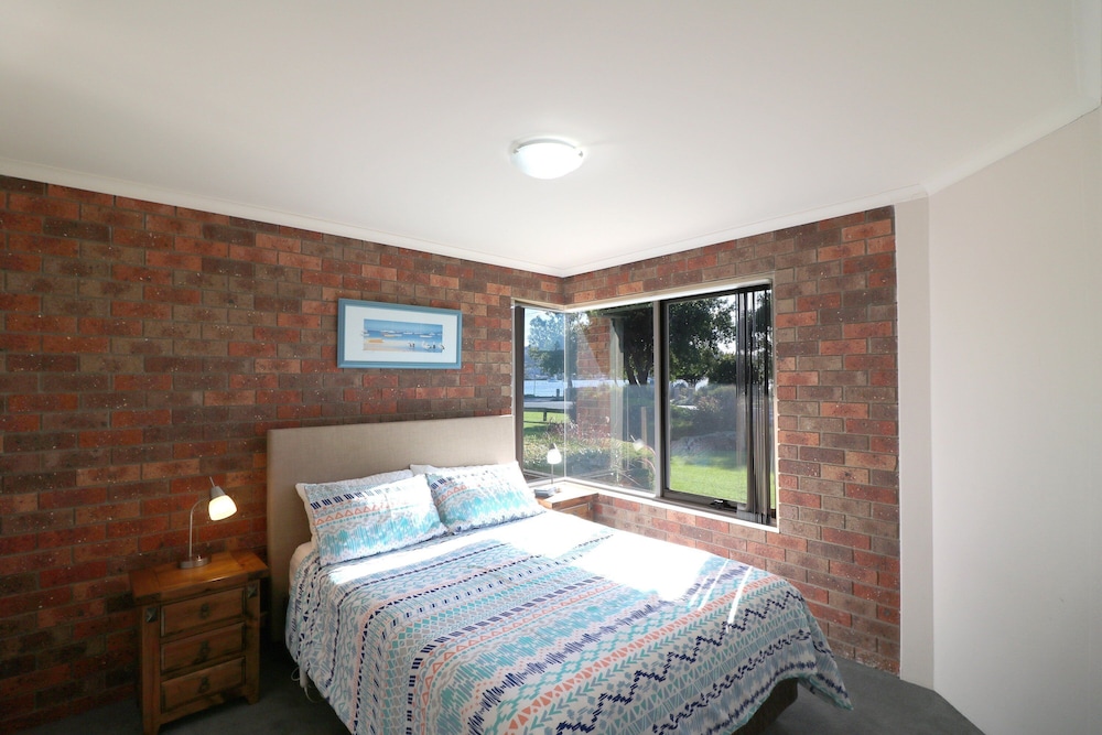 Pelican Waters Unit 2, Ground Level Accommodation - Costa Sur