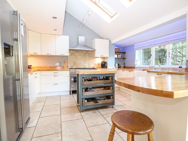 1 Northside Cottages, Pet Friendly, With Hot Tub In Godalming - Godalming