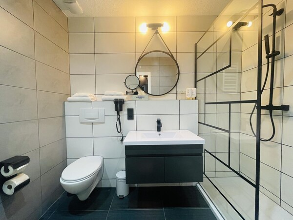 Junior Suite Shower/wc - Berghotel Kristall - Idar-Oberstein