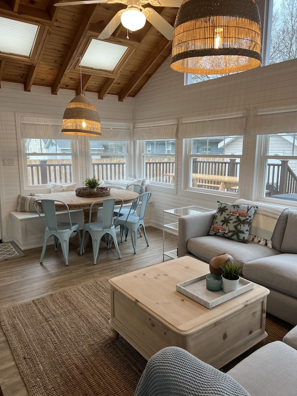 Cute And Cozy Crystal Beach Cottage - Fort Erie