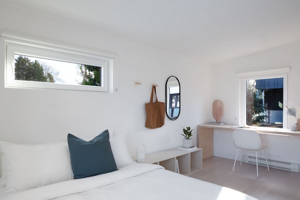 Welcome To Kinn - Calm + Minimal Guest House - North Vancouver