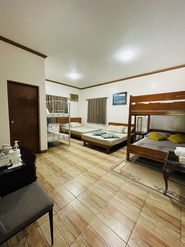 Cozy Retreat Amidst Nature, Very Spacious For Families And Groups, Free Wifi - San Pablo City