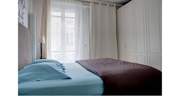 One Bedroom Apartment Near Champs Elysees - Saint-Denis, France
