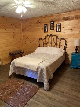 Breaks Interstate Park, Breaks airbnb, hotels and vacation rentals