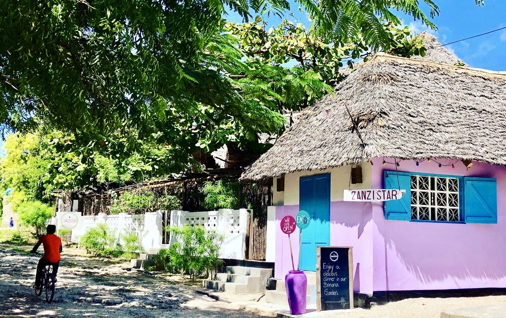 Kea Quadruple Room. A Pool & Beach Bar In Jambiani - Tanzania
