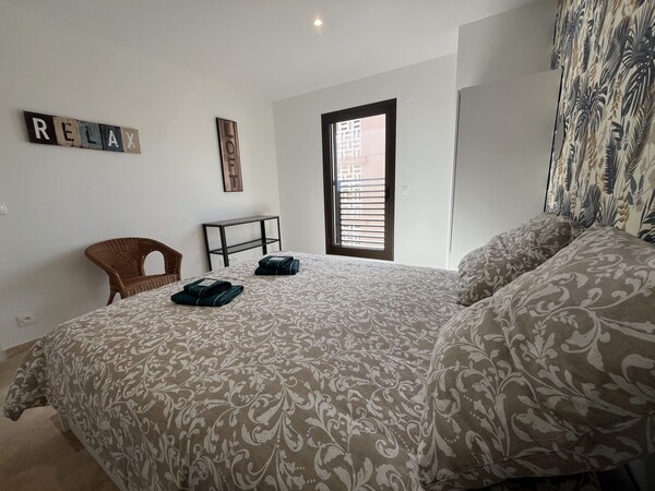 New Quiet Air-conditioned Apartment With Terrace & Private Parking - Six-Fours-les-Plages