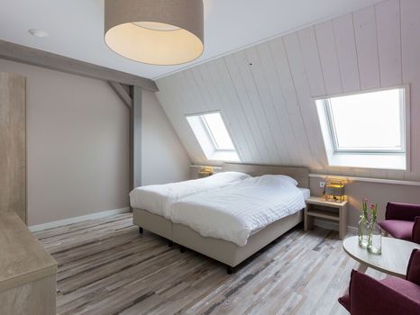 Middelburg, Netherlands Lodges at the Best Price cozycozy
