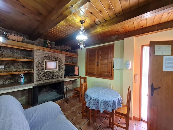 Casa Rural Romántica Con Chimenea Al Lado De Ruta De Senderismo - Nerpio