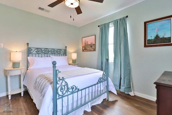Lazy Boho Resort: Roomy Lux. Home W/ Private Pool - Abilene, TX