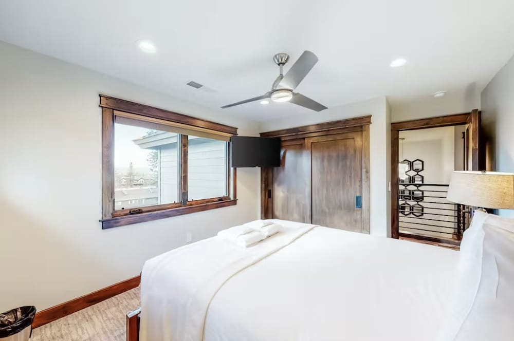 Luxury Home By Ski Heavenly & Beach 6 Bedroom Villa W/ Ev Charger - Zephyr Cove, NV