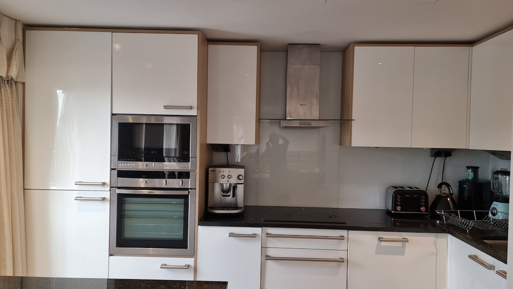 Beautiful And Modern Apartment In North London - Edgware