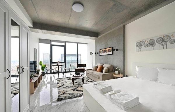 This Apartment Is A 0 Bedroom(s), 1 Bathrooms, Located In şIşli, İstanbul. - Maslak