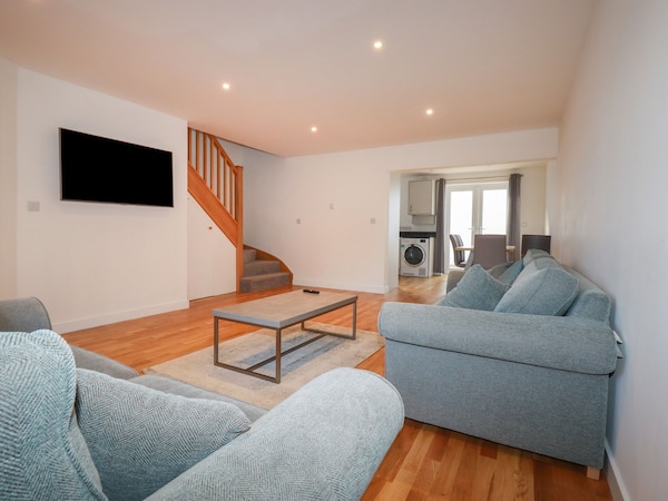 6a The Mews, Pet Friendly, With A Garden In Harlyn, Cornwall - パドストウ
