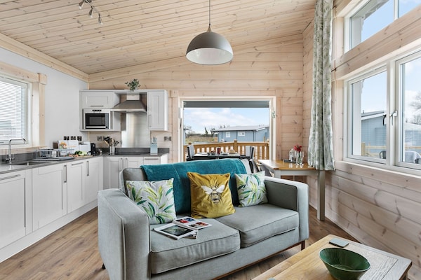 Croftner, Great Field Lodges -  A Lodge That Sleeps 2 Guests  In 1 Bedroom - Woolacombe