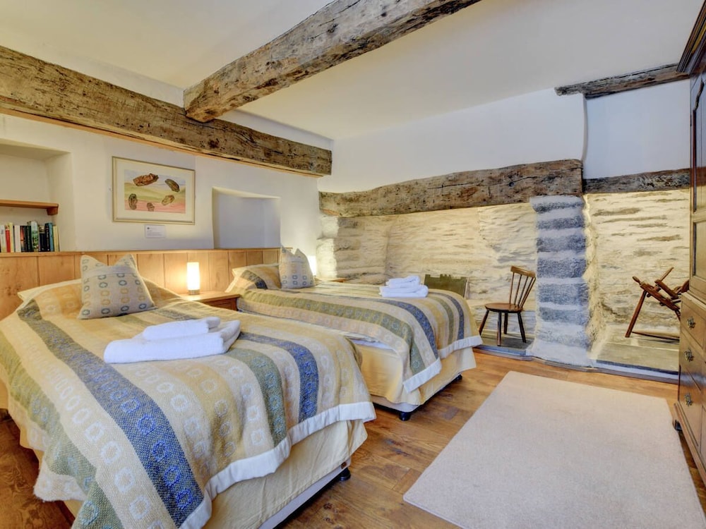 Ysgubor Newydd - Two Bedroom House, Sleeps 4 - Machynlleth