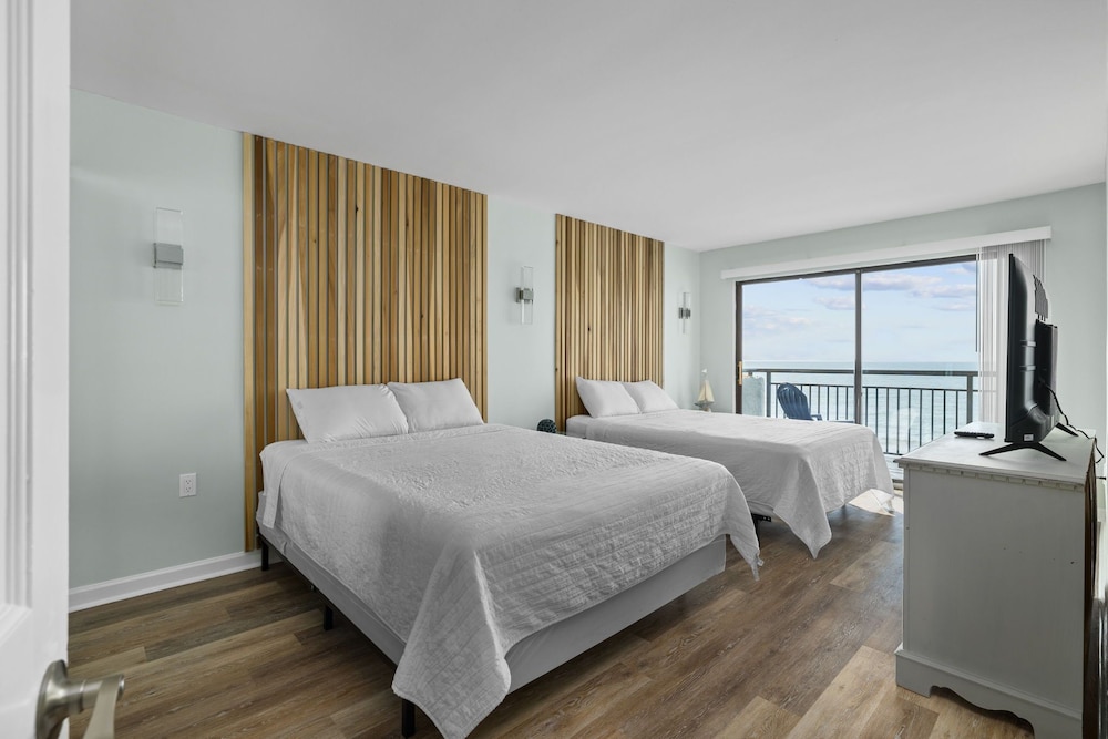 New, Honeymoon King Suite Bluewater Resort, Views! - Surfside Beach, SC