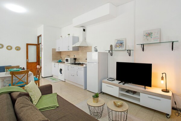 Holiday Apartment "Sarah's Kite 1 Playa Del Burrero" With Sea View, Terrace & Wi-fi - Gran Canaria Airport (LPA)