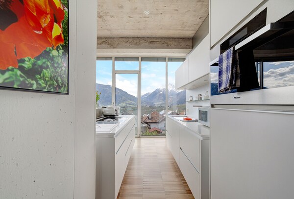 Apartment 'Villa Alvarium Eins' With Mountain View, Private Terrace And Wi-fi - Lana, İtalya