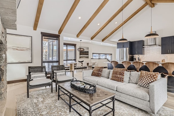 Blue Sky Chalet | 4 Bed, 3.5 Bath Luxury Home - Silverthorne, CO