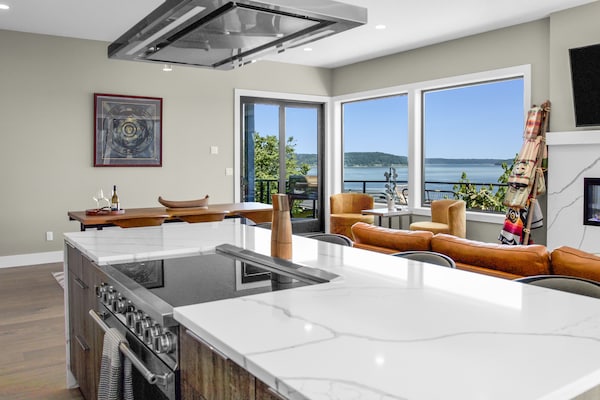 Panoramic Water Views From Expansive Luxury Point Ruston Estate - Gig Harbor, WA