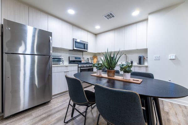Modern Luxury Unit In The Heart Of Orange County- 5 Min To Old Towne - 터스틴