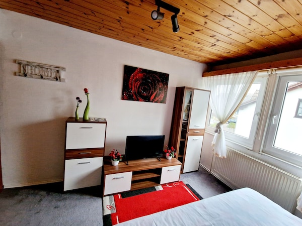 Room With A Double Bed In A Quiet Location - Friedberg