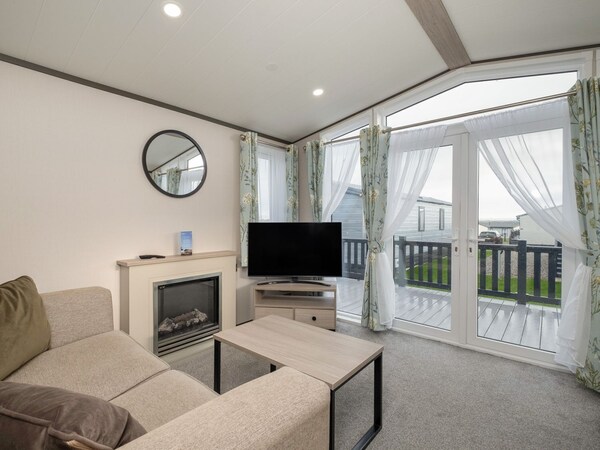 St Petrocs 27, Family Friendly, Luxury Holiday Cottage In Padstow - Edmonton, UK