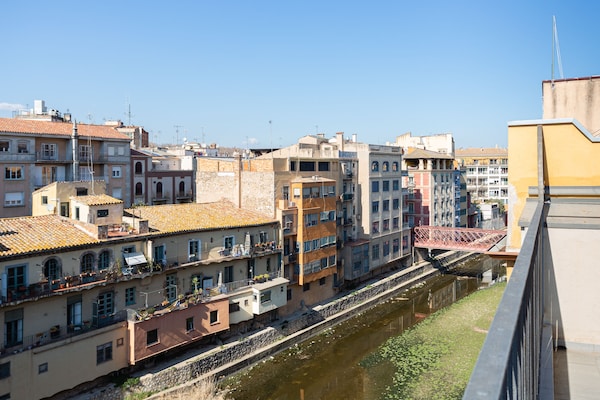 Hotel Apartment \"Libertat Bergamota\" With Wi-fi & A\/c - Girona
