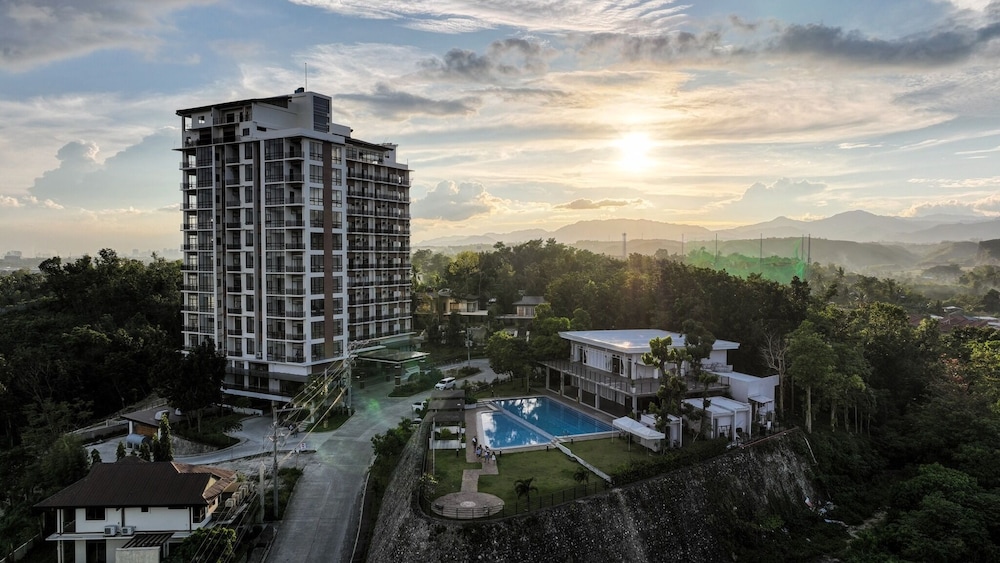 Cebu One Tectona Resort Hotel Powered By Cocotel - Liloan