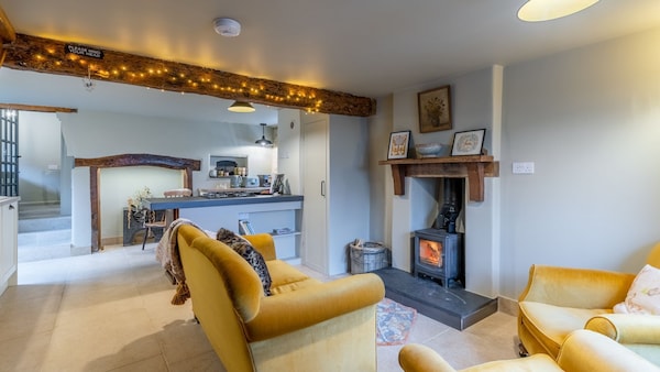 Cotswold Way Cottage, Rodborough - Sleeps 4 Guests  In 2 Bedrooms - Painswick