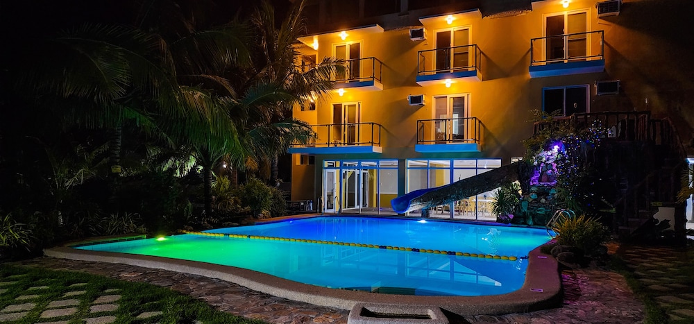Crystal Shore Beach Resort Powered By Cocotel - Bataán
