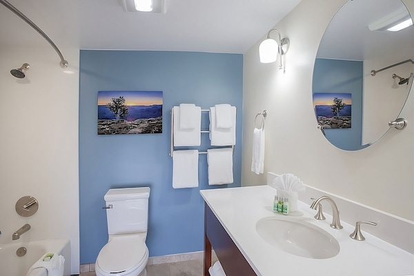 Ideal Mix Of Comfort And Value! 3 Relaxing Units, Outdoor Pool, Free Parking - Arizona